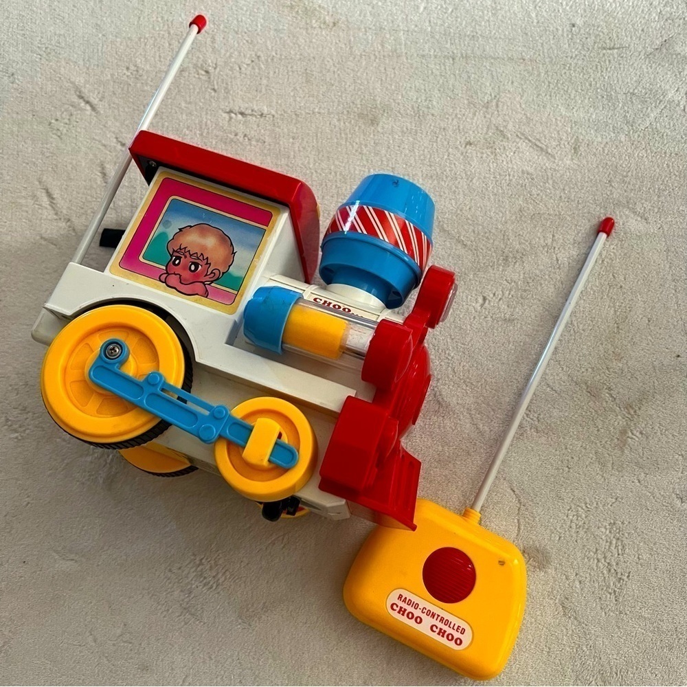 Vintage Radio Shack Radio Controlled Choo Choo Train with Remote